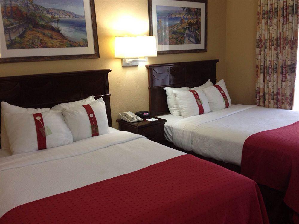 Red Roof Inn Plus & Suites Тампа Екстер'єр фото