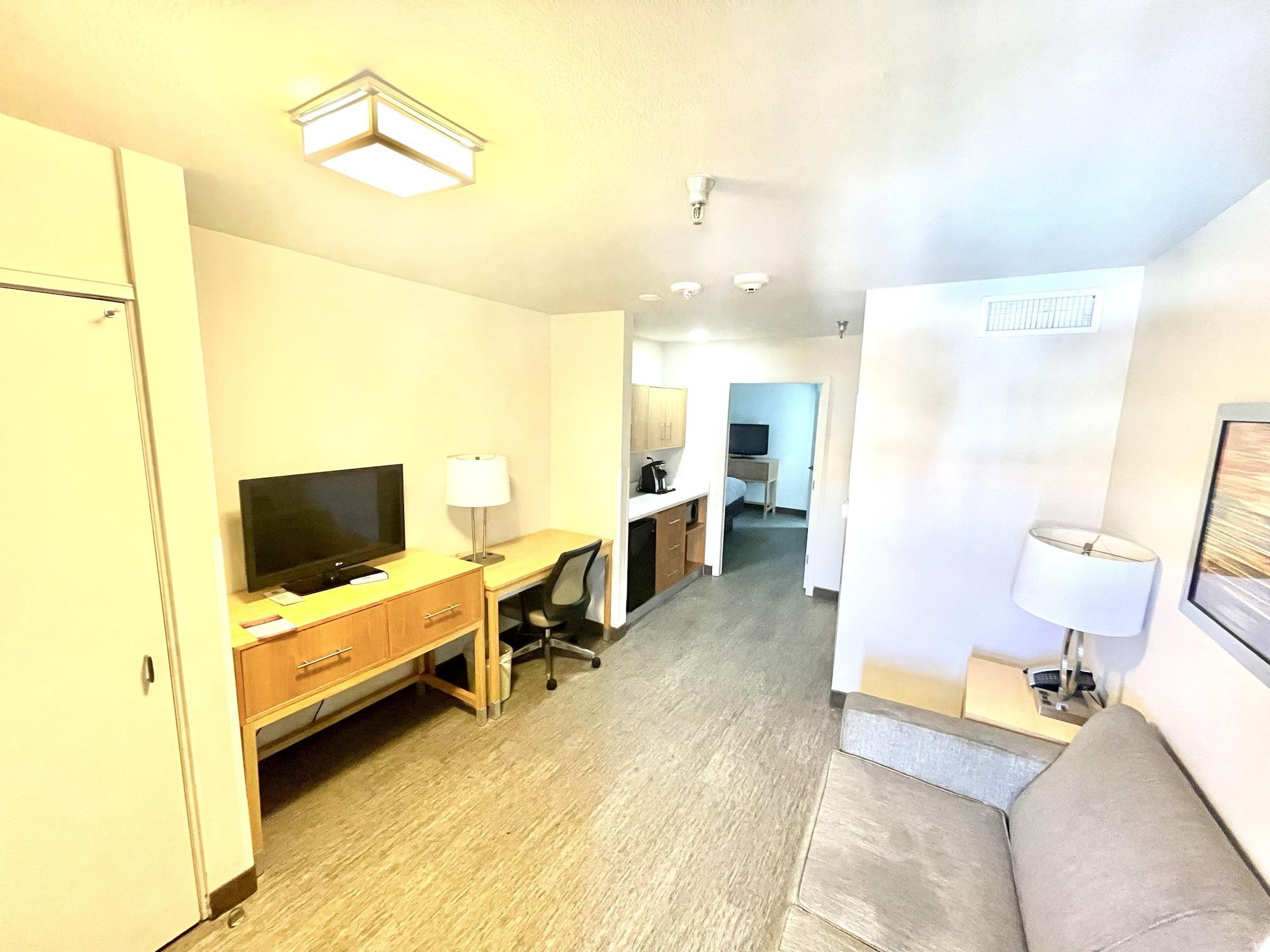 Red Roof Inn Plus & Suites Тампа Екстер'єр фото