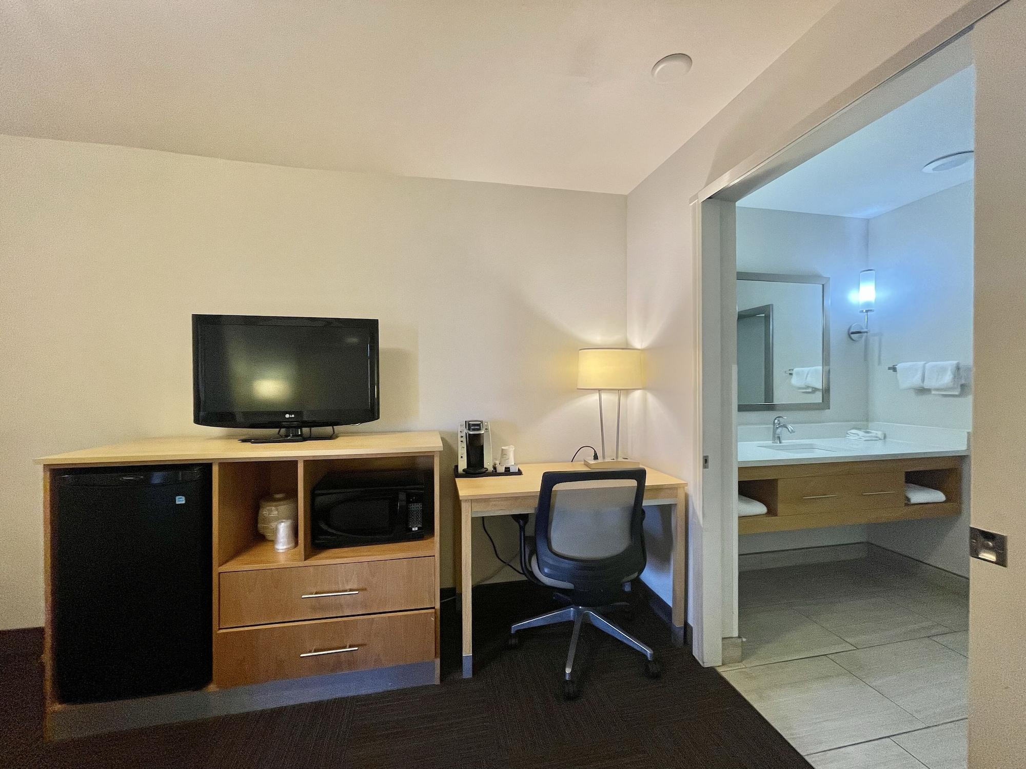 Red Roof Inn Plus & Suites Тампа Екстер'єр фото