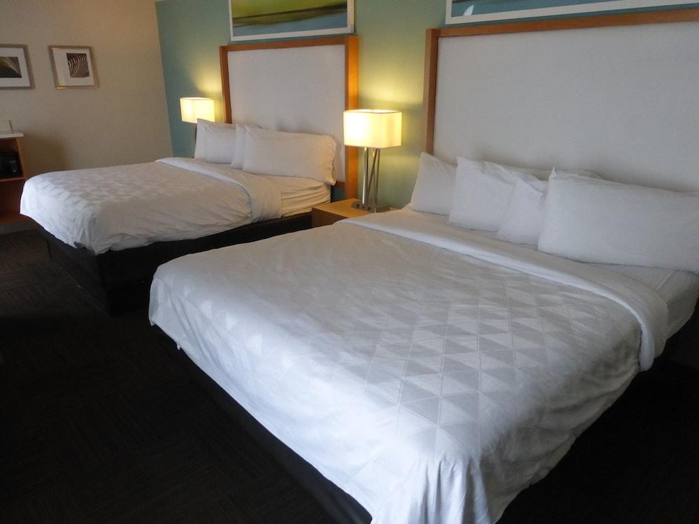 Red Roof Inn Plus & Suites Тампа Екстер'єр фото