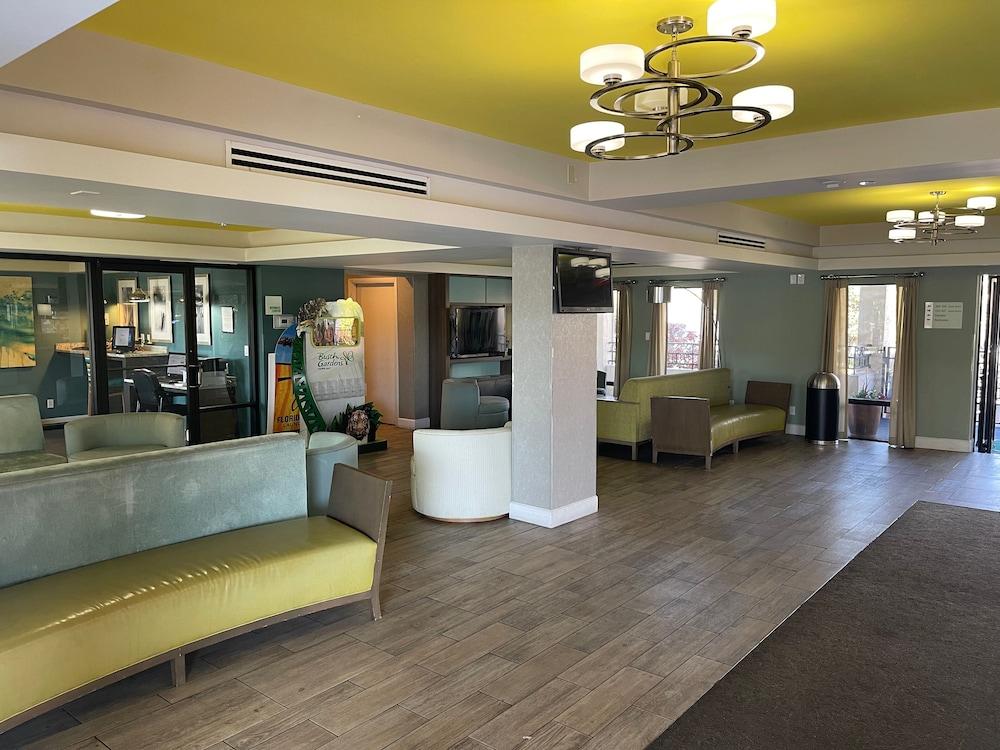 Red Roof Inn Plus & Suites Тампа Екстер'єр фото