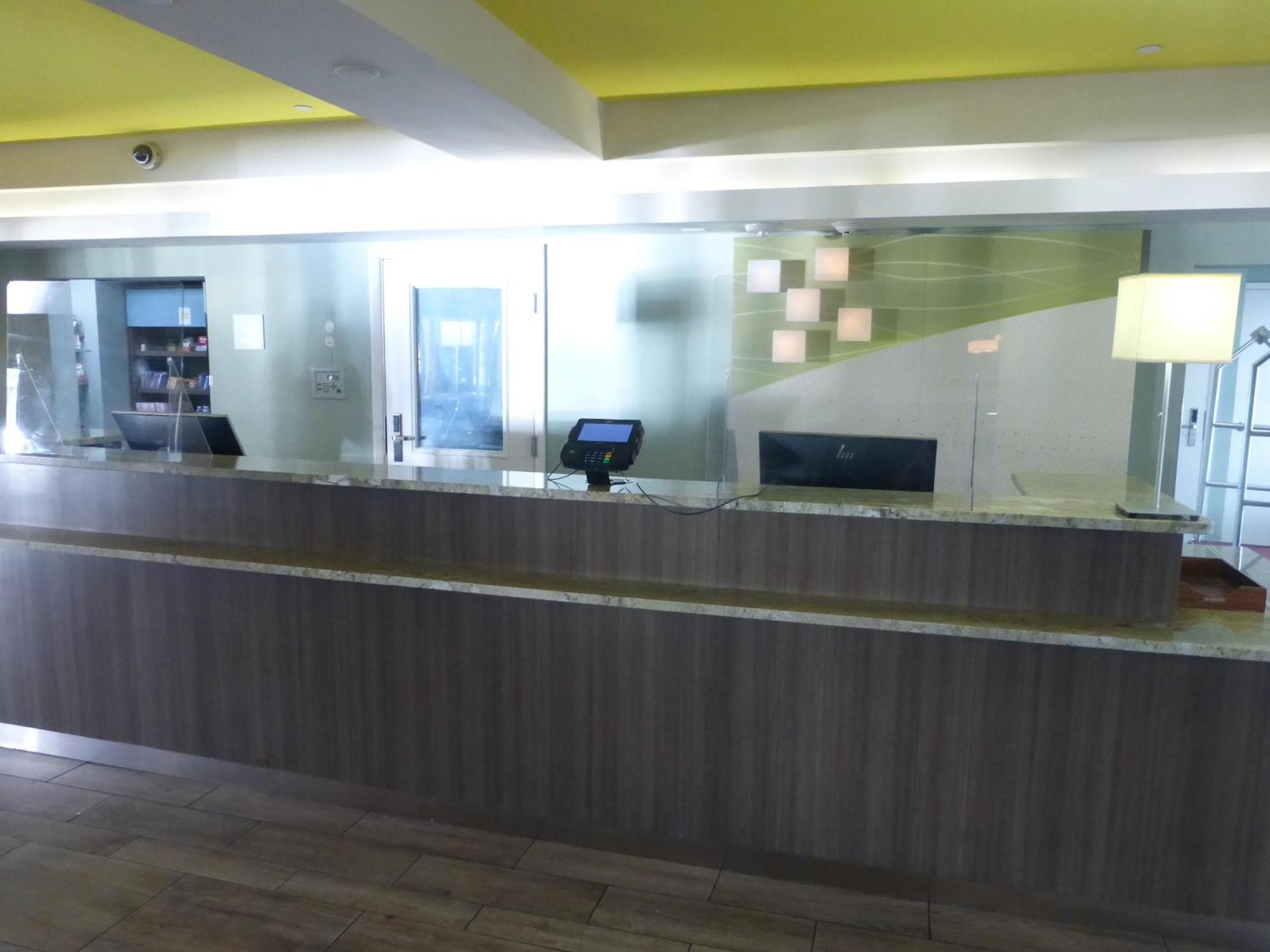 Red Roof Inn Plus & Suites Тампа Екстер'єр фото