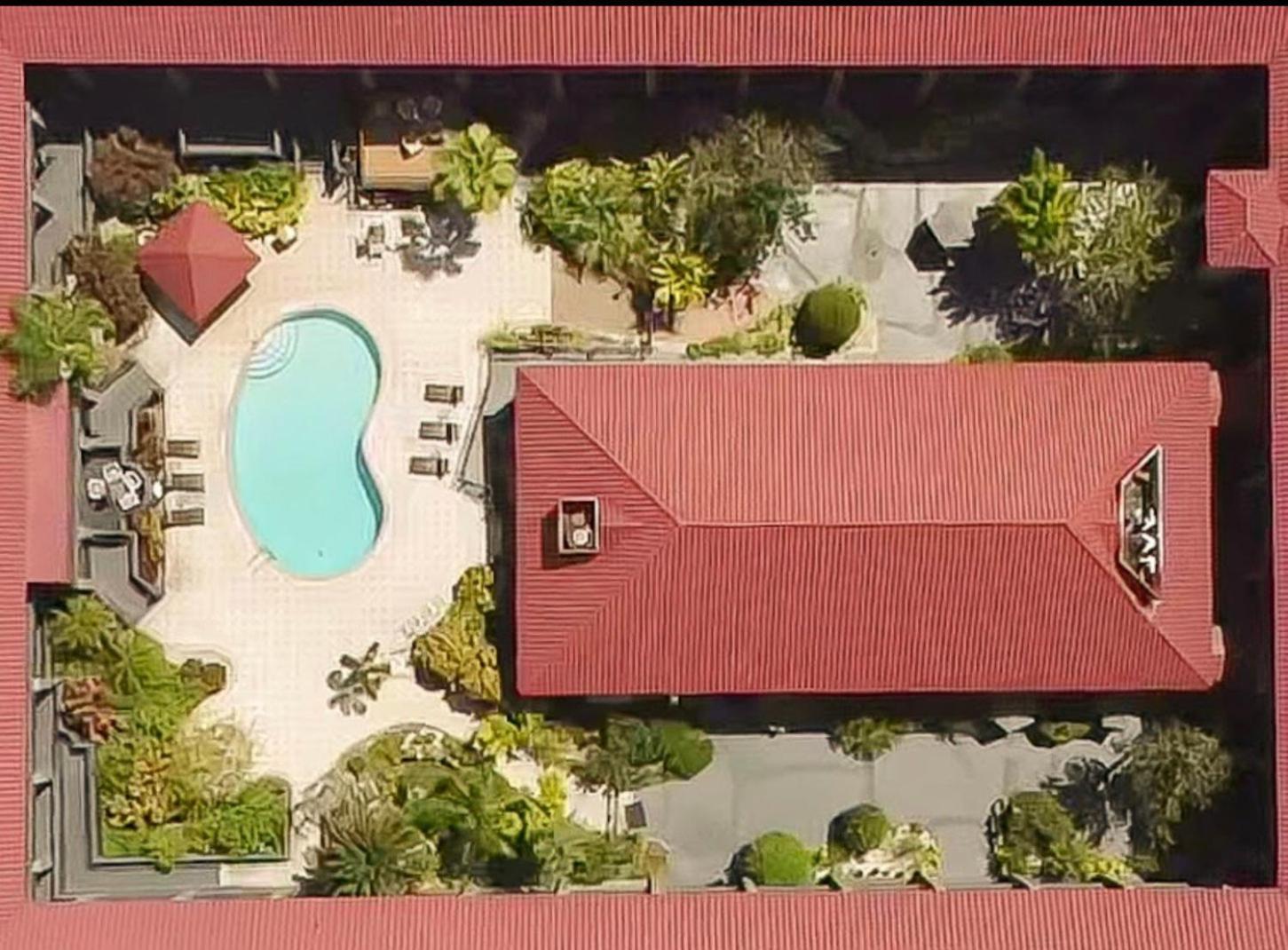 Red Roof Inn Plus & Suites Тампа Екстер'єр фото
