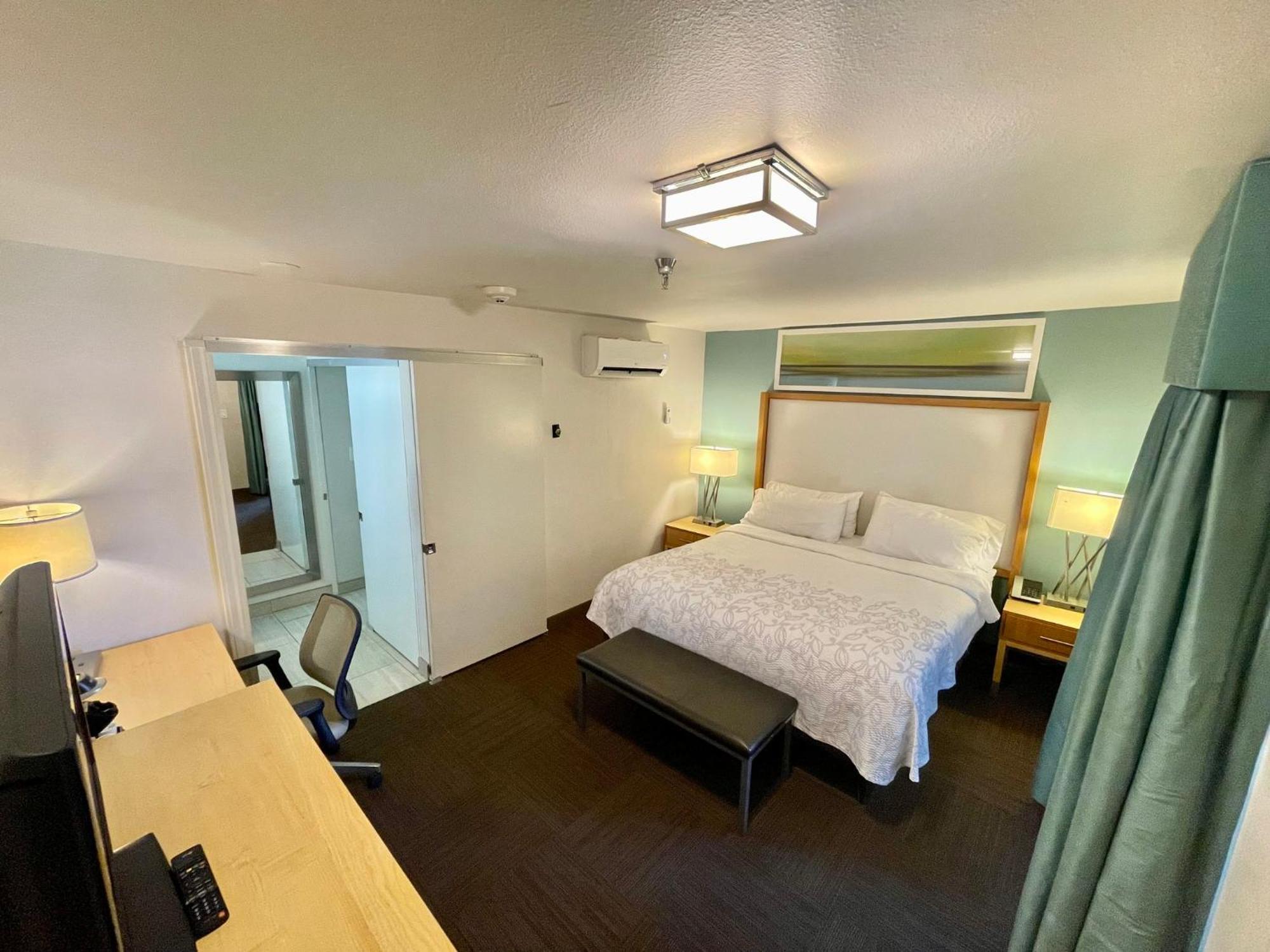Red Roof Inn Plus & Suites Тампа Екстер'єр фото